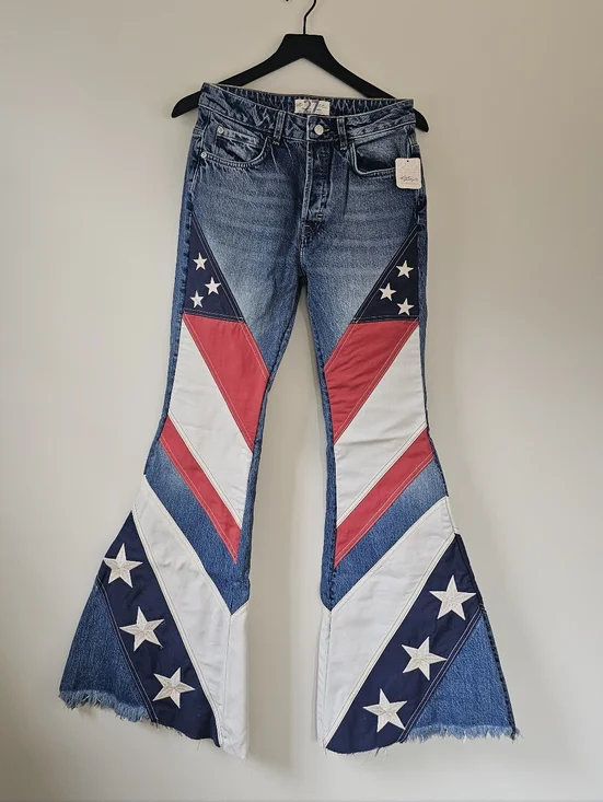 NWT Free People Betsy Flare Jeans - Picture 4 of 9